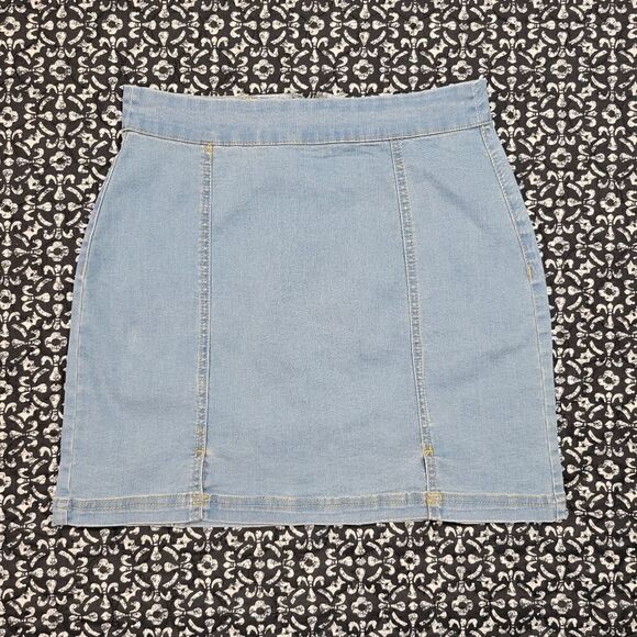 NWOT Forever 21 Light Blue Denim Stretchy Bodycon Western Chic Mini Skirt - Picture 1 of 6